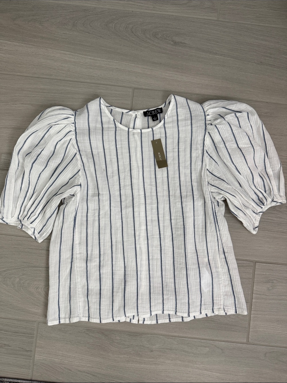 J.Crew NWT gauzy puff-sleeve blouse - Size Small